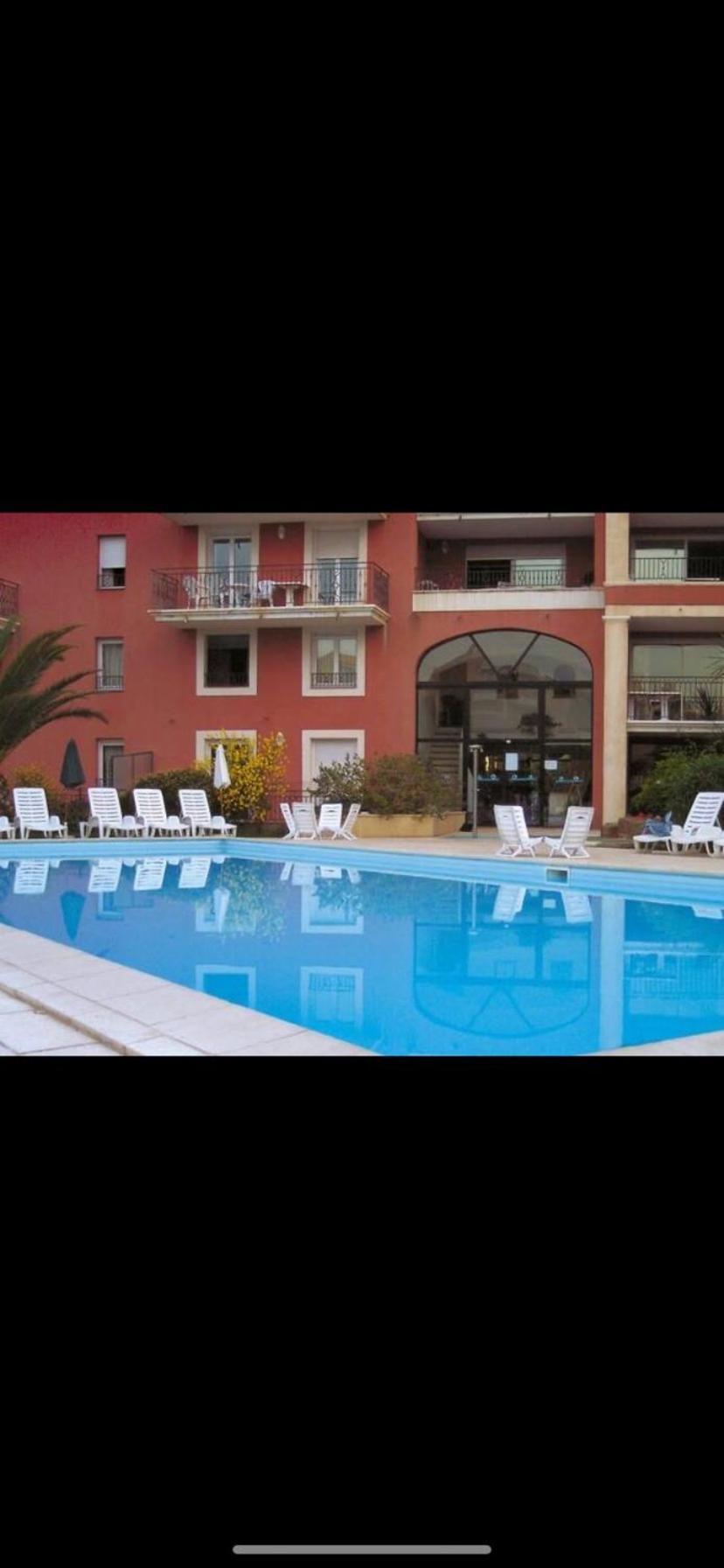 Residence 4 Etoiles Port Marine Sainte-Maxime Exteriör bild