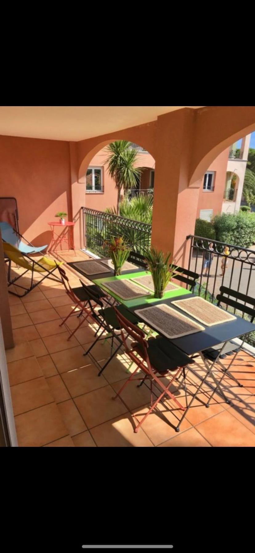 Residence 4 Etoiles Port Marine Sainte-Maxime Exteriör bild